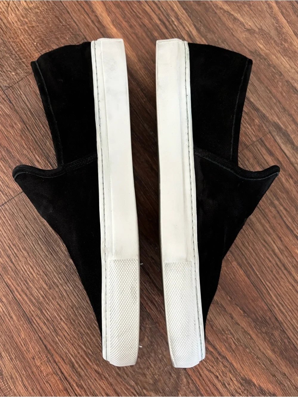 Jenni Kayne Lounger Sneakers Black Suede Slip On Comfort Casual Neutral SZ 10